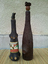 Anciennes bouteilles en verre et bois art pop , art déco.