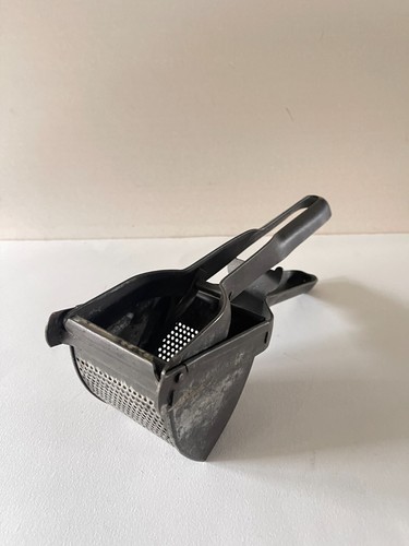 Rare presse purée ancien - presse,