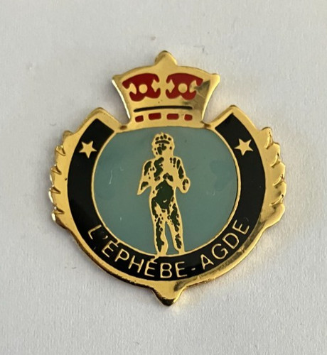 Pin agde la - agde, statue