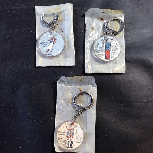 Old keychain military - 3,
