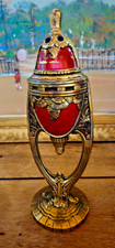 ANCIEN BRULE  PARFUM EN FORME D'OEUF EN METAL DORE EMAILLE ROUGE H 20.50 CM
