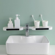 Étagère d'angle de salle de