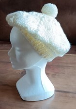Fait main: Béret Femme en Laine, avec Pompon; couleur écru.