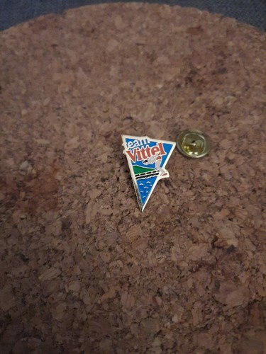 Pin team vittel boisson - pin's,
