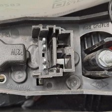 Feu arriere secondaire gauche