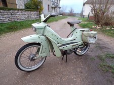Mobylette Peugeot 104 BB  à