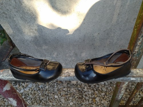 Chaussures enfant anciennes - chaussures,