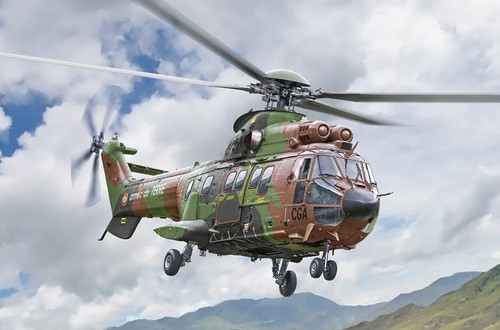 Maquette hélicoptère as332 - maquette,