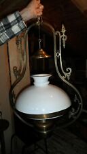 *Ancienne lampe à Pétrole électrifiée (Globe opaline)