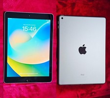 Apple iPad 5th Génération A1822 9,7" (2017) 32 Go WiFi Argent - iCloud contourné