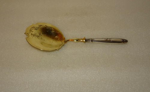 Ancienne pelle fraises le - ancienne, a