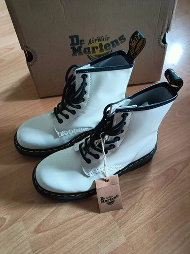Martens blanches taille 37 - dr.,