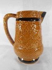 TRÈS BEAU PICHET MARRON FLORALEN FAÏENCE A IDENTIFIER 