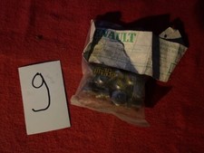 LOT D,ECROUS D,ENJOLIVEURS ORIGINAL RENAULT 4 5 OU 6 1ER GENERATION