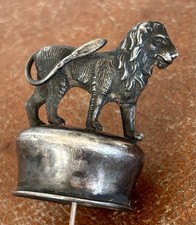 Ancien Bouchon de Bouteille ARGENT 800 & liège en forme de Lion -