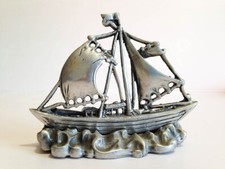 Ancienne décoration  en fonte d'aluminium   Vintage  An 60's 70's bateau voilier