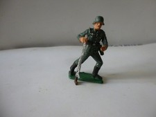 SOLDAT   ARMEE ALLEMANDE    V33  STARLUX