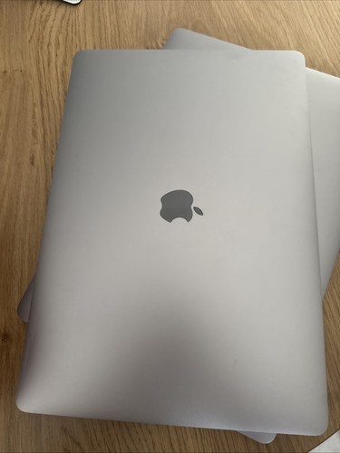 Apple macbook pro 2017 - pro, 15"