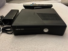 Microsoft Xbox 360 250Go Paquet de Console  - Noire avec Kinect