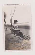 Snapshot argentique Aout 1939 Royan jeune garçon Max Favier sur banc regarde mer