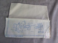 PORTE-SERVIETTE à BRODER. Ancien.