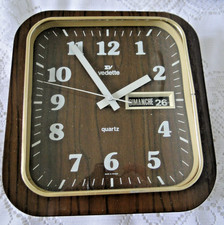 Pendule Horloge VEDETTE quartz dateur jour et date formica gros chiffres blancs