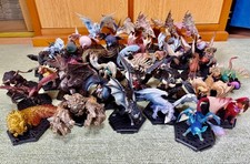 Lot de 40 figurines Monster
