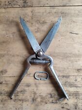 Ancien Ciseau cisaille à volaille , poulet , en métal Dans Son jus 