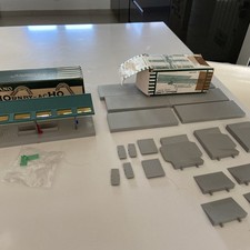 HOrnby HO   Quai de gare ref. 691 - Passage de voies ref.695