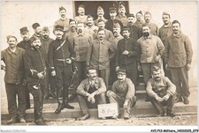 AVIP13-0609-MILITAIRE-CARTE PHOTO - Des hommes en uniforme