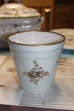 CACHE POT EN PORCELAINE , MANUFACTURE DE COULEUVRE (ALLIER)