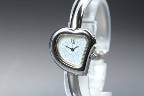 Comme neuf montre - neuf],