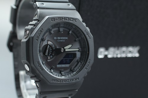 Presque comme neuve montre - [presque, neuve]