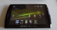 TABLETTE ARCHOS 5 + INTERNET ET TOUS LES ACCESSOIRES.