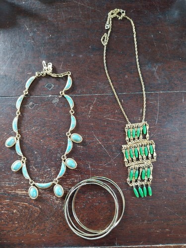 Lot bijoux fantaisies - lot,
