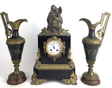 PENDULE AVEC STATUE BRONZE ET