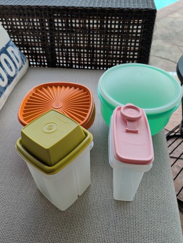 Vtg tupperware containers - (4),