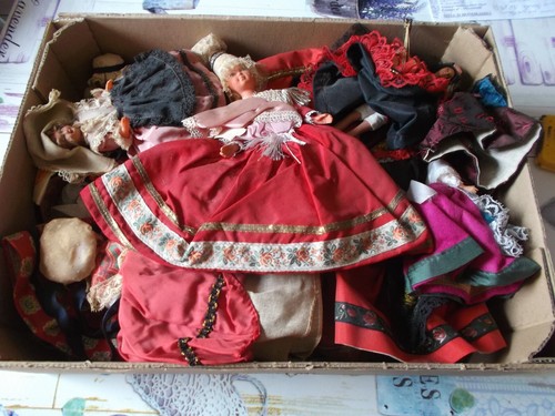 Lot anciennes poupees - 20,