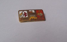 Pin's fonderie / Molto - Fontaine Despas - Laignier - St Chalais (EGF doré)