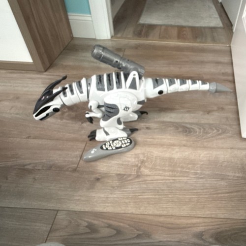 Dinosaur with gun turret - with,