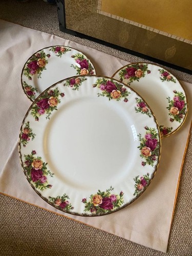 Ensemble assiettes pain - à,