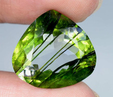 Pierre de soleil rutile