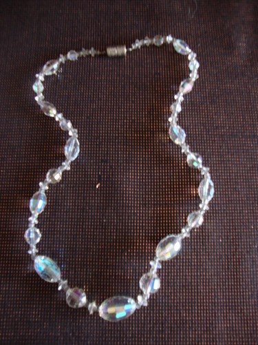 Collier ancien ras cou - du, en
