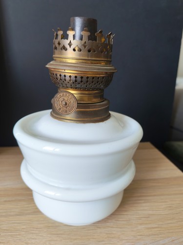 Ancienne lampe à - 🕯️,
