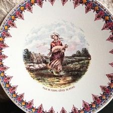 U&C SARREGUEMINES    1  assiette  parlante  fille de ferme CÔTES   DU  NORD