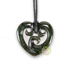 Pendentif Maori jade vert coeur double koru Maori art Nouvelle-Zélande fait main