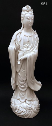 Guanyin avec vase - sur, lotus
