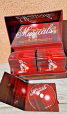 BOX DE 20 CD -  320 CHANSONS  LES MEILLEURS COMEDIES MUSICALES CD COMME NEUF