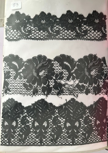 Dentelle ancienne sur carton - ,