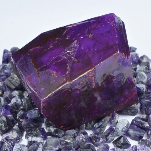 Saphir violet brut - 1500, ct